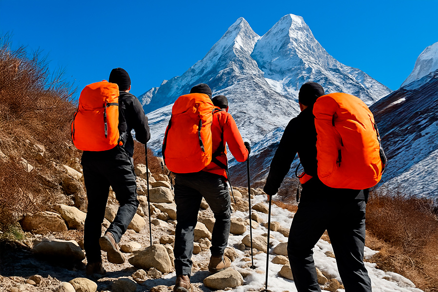 imagen de espaldas del equipo de AMIAB que hizo posible el sueño de un chico con discapacidad intelectual de subir al Everest